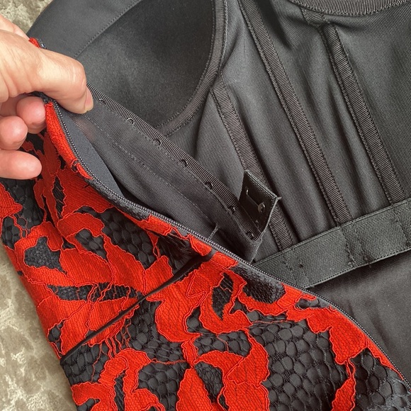 Diane von Furstenberg Strapless Red and Black Lace Walker Mini Dress, size 8 - Picture 11 of 11